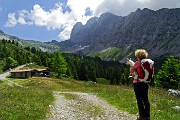 Al Rifugio Albani a scavalco della Valle Azzurra (26-06-2015)